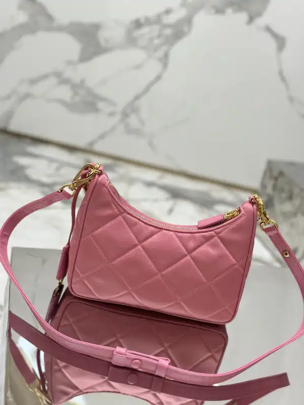 Cheap Prada Re-Edition 1995 Chaîne Re-Nylon mini-bag 0122