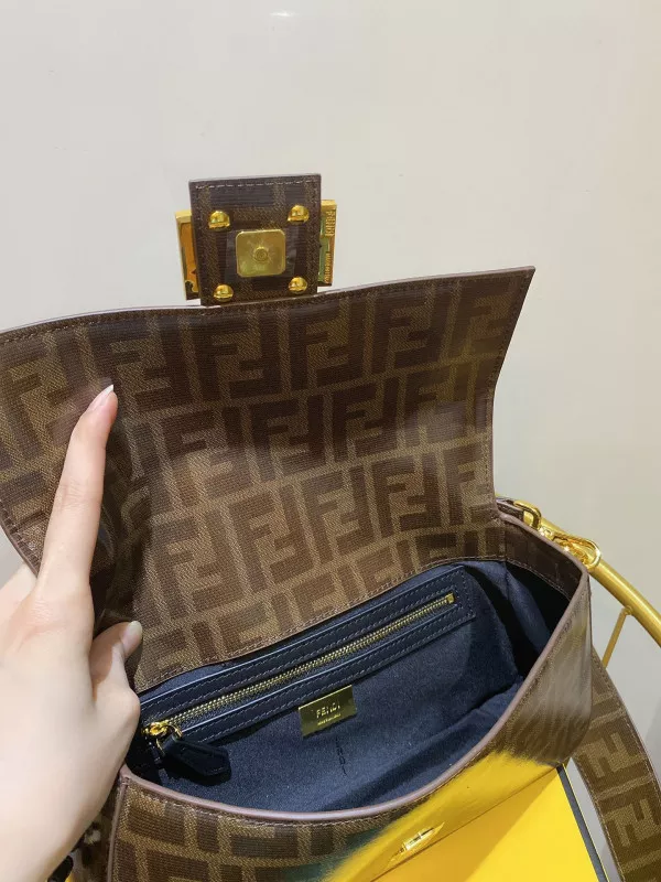 Rep FENDI BAGUETTE 0114