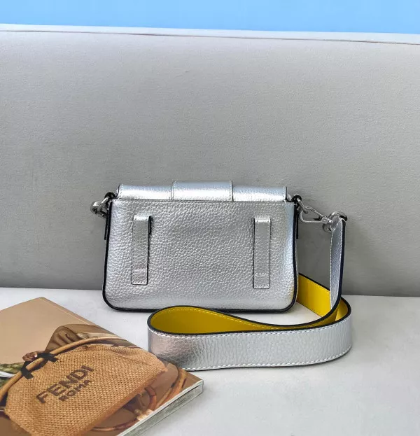 Rep FENDI BAGUETTE 0114