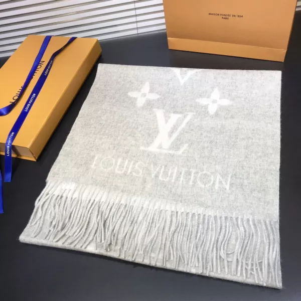 Cheap LOUIS VUITTON REYKJAVIK SCARF 0113