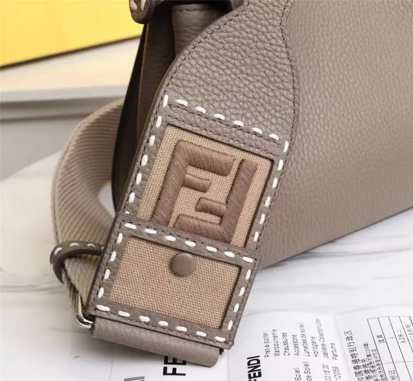 Rep FENDI PEEKABOO MINI BAG-18-23-11cm 0114