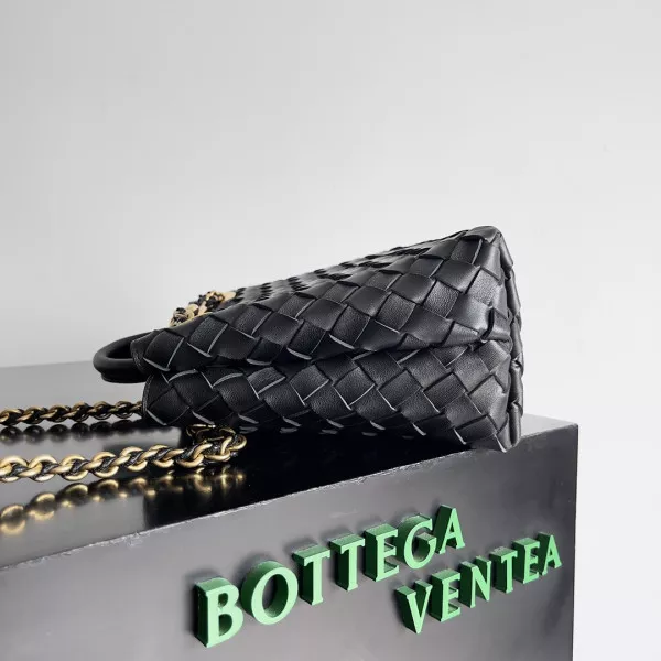 Cheap Bottega Veneta Small Andiamo Chain-25*22*10.5cm 0121