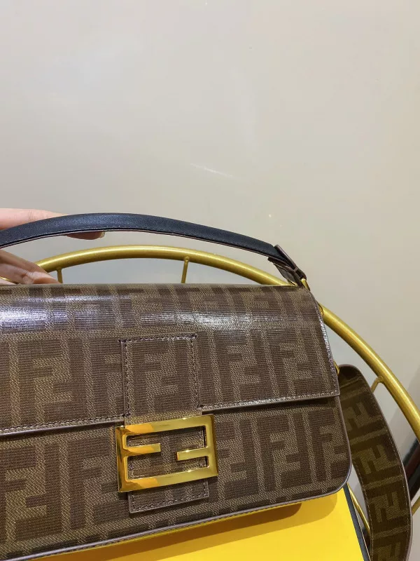 Rep FENDI BAGUETTE 0114