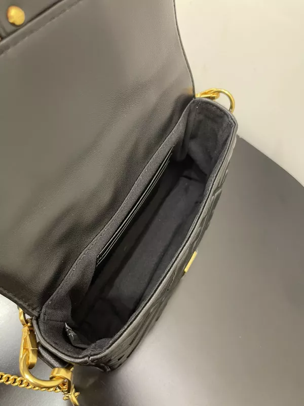 Rep FENDI BAGUETTE-19*10*4cm 0117