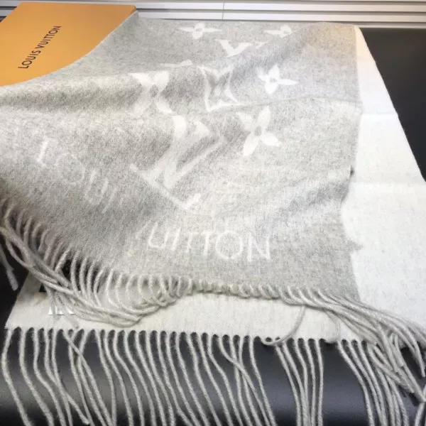 Cheap LOUIS VUITTON REYKJAVIK SCARF 0113