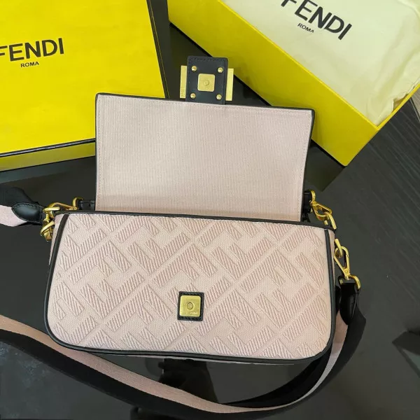 Rep FENDI BAGUETTE 0119