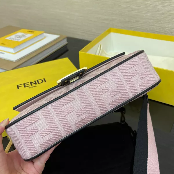 Rep FENDI BAGUETTE 0119