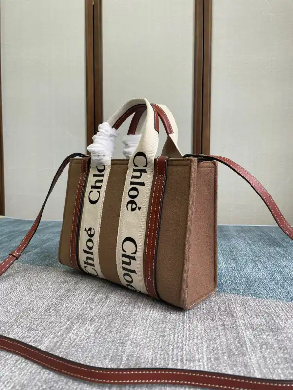 Cheap CHLOÉ SMALL WOODY TOTE BAG WITH STRAP 0126