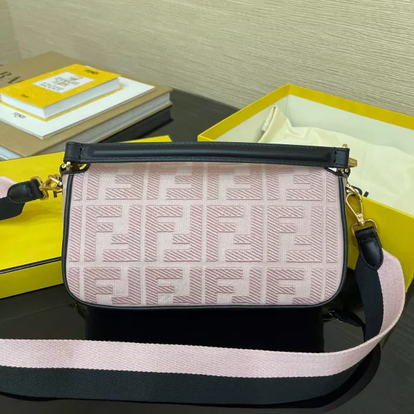 Rep FENDI BAGUETTE 0119