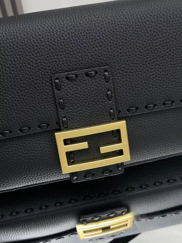 Cheap FENDI BAGUETTE-26*13*6CM 0119