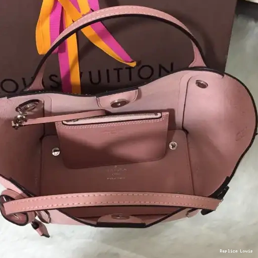 Rep HINA PM LOUIS VUITTON 0226