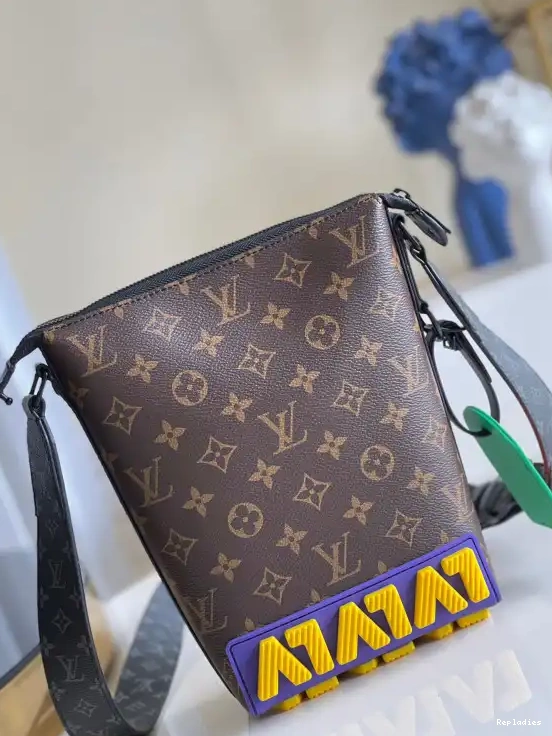 Rep VUITTON CRUISER MESSENGER LOUIS 0222