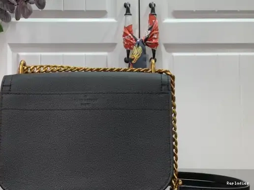 Rep PM VUITTON LOUIS CHAIN LOCKME 0225