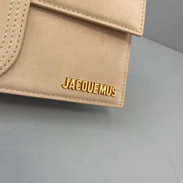 Rep JACQUEMUS Le grand Bambino 0203