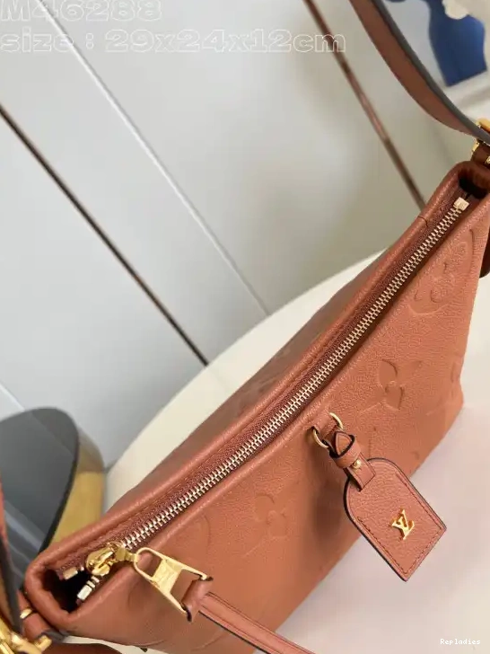 Rep CARRYALL PM-29*24*12cm VUITTON LOUIS 0210