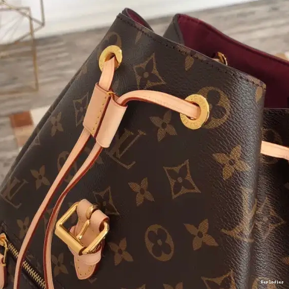 Rep Vuitton Louis MONTSOURIS 0210