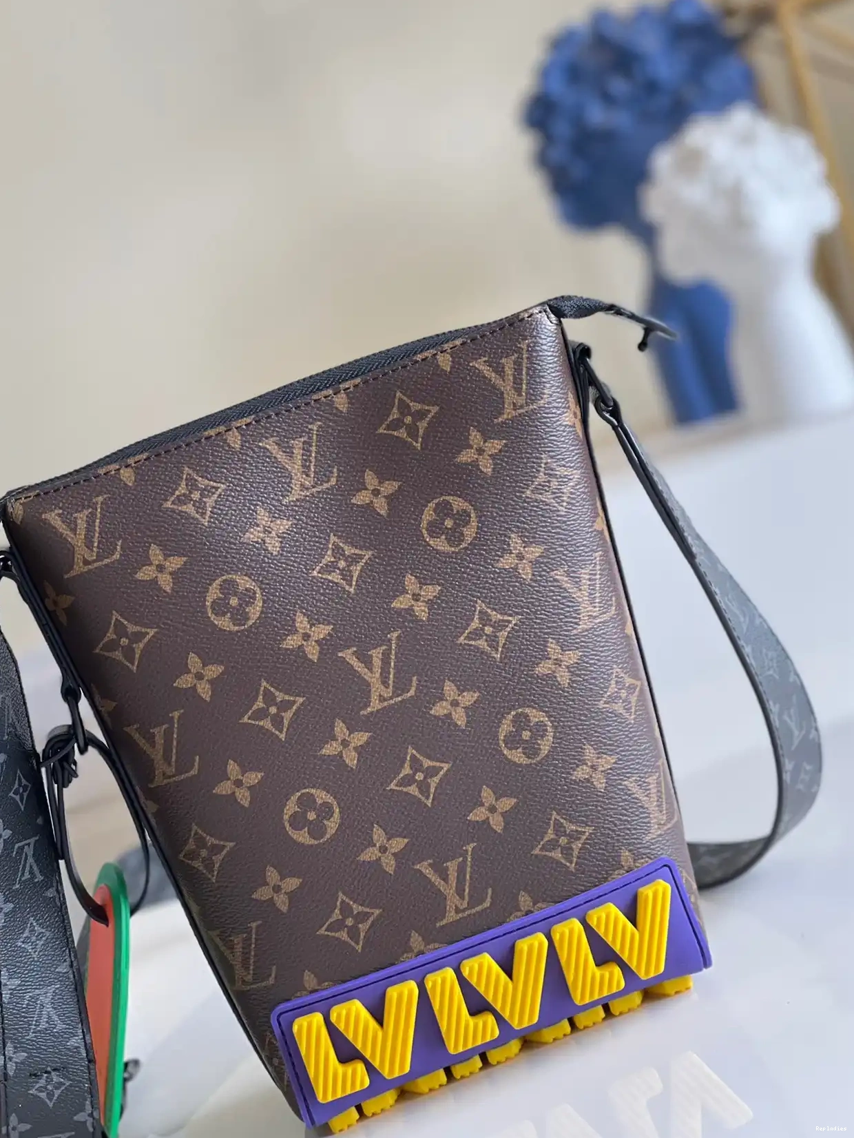 Rep VUITTON CRUISER MESSENGER LOUIS 0222