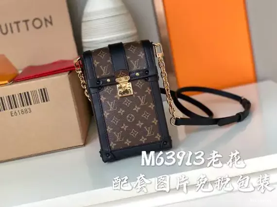 Rep VUITTON VERTICAL LOUIS TRUNK POCHETTE 0207