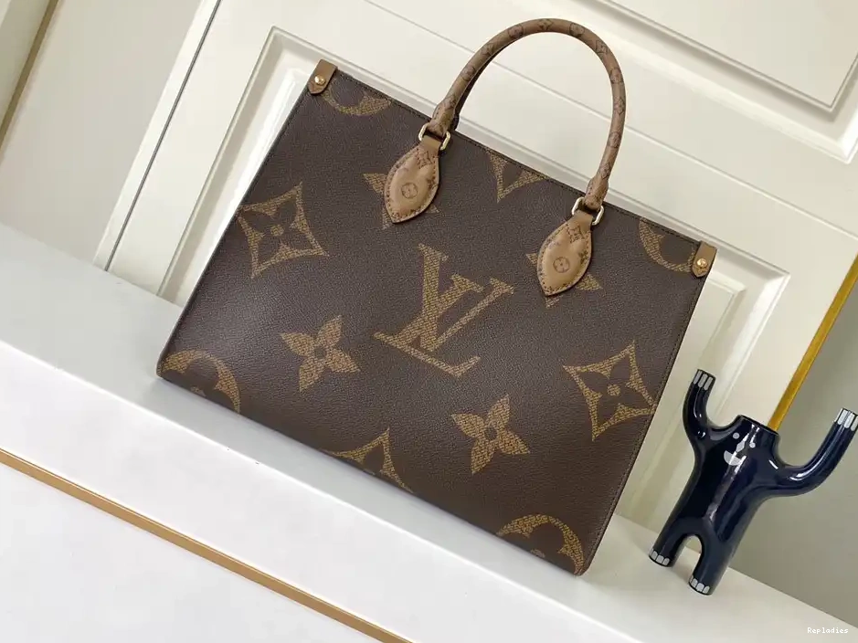 Cheap VUITTON LOUIS ONTHEGO MM 0210