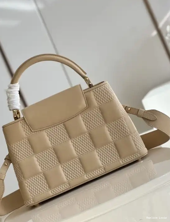 Rep MM LOUIS VUITTON CAPUCINES 0217