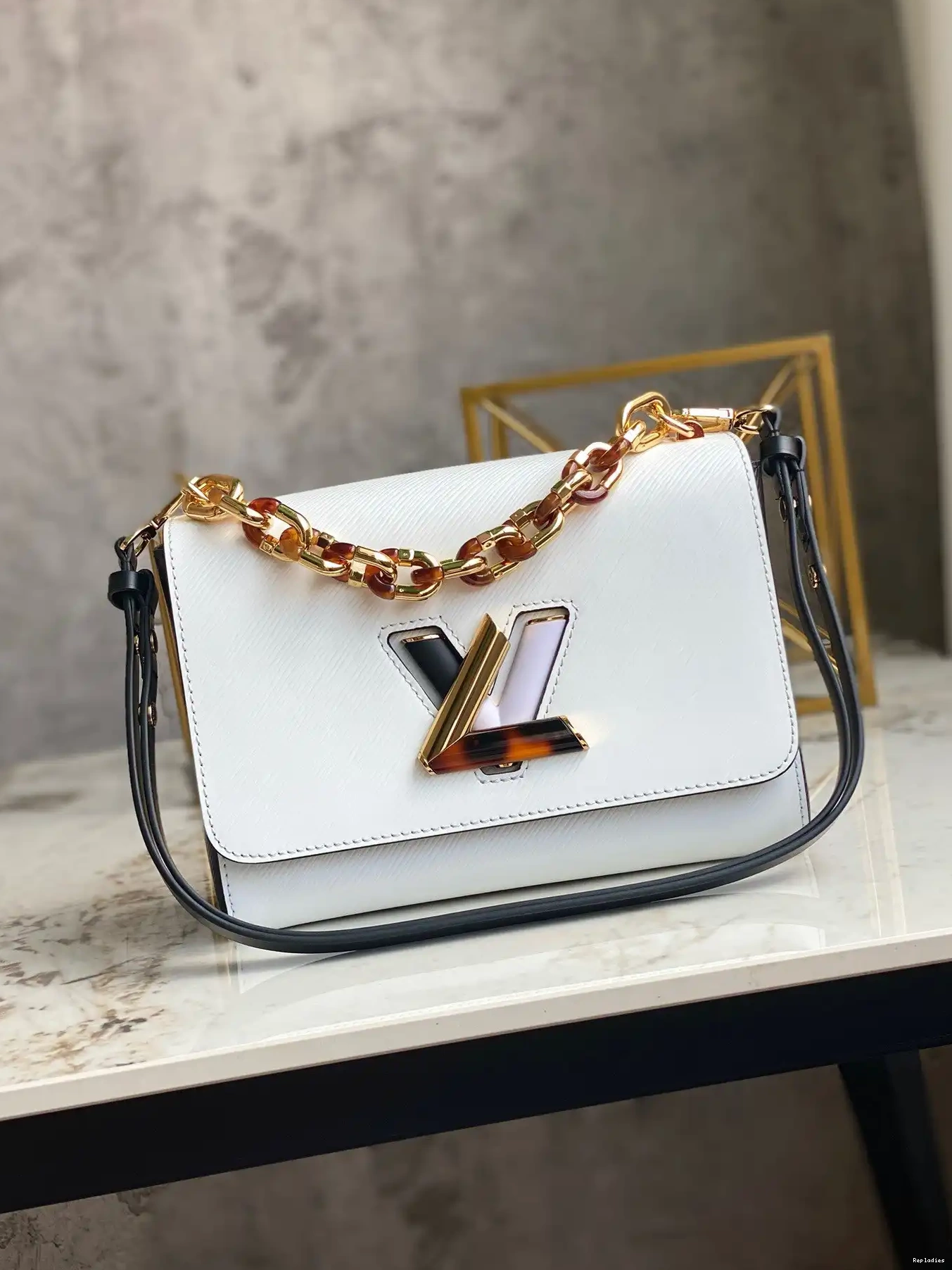 Rep VUITTON MM TWIST LOUIS 0220