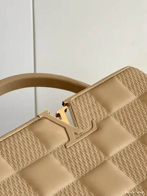 Rep MM LOUIS VUITTON CAPUCINES 0217