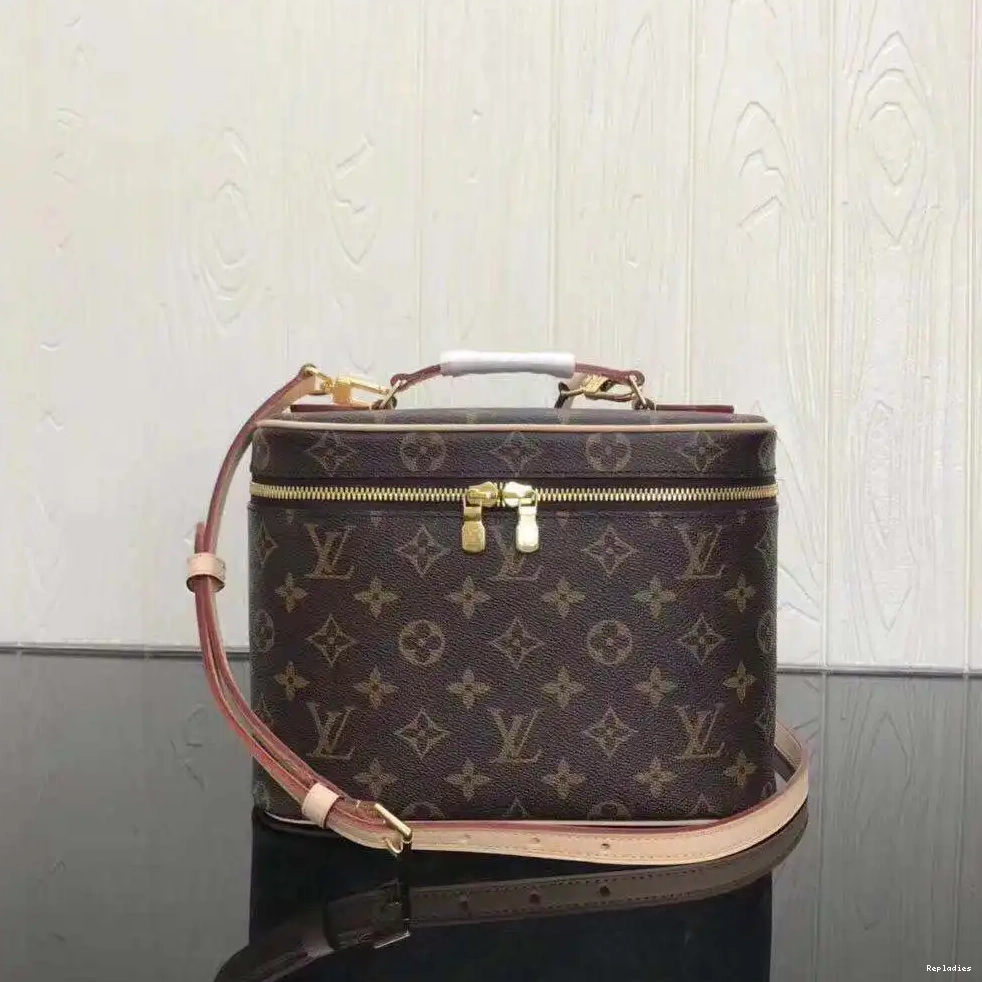 Rep VUITTON TOILETRY BAG LOUIS 0227