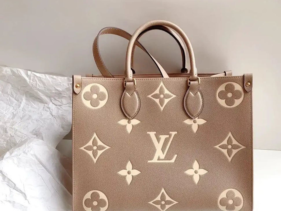 Cheap VUITTON LOUIS ONTHEGO MM 0226