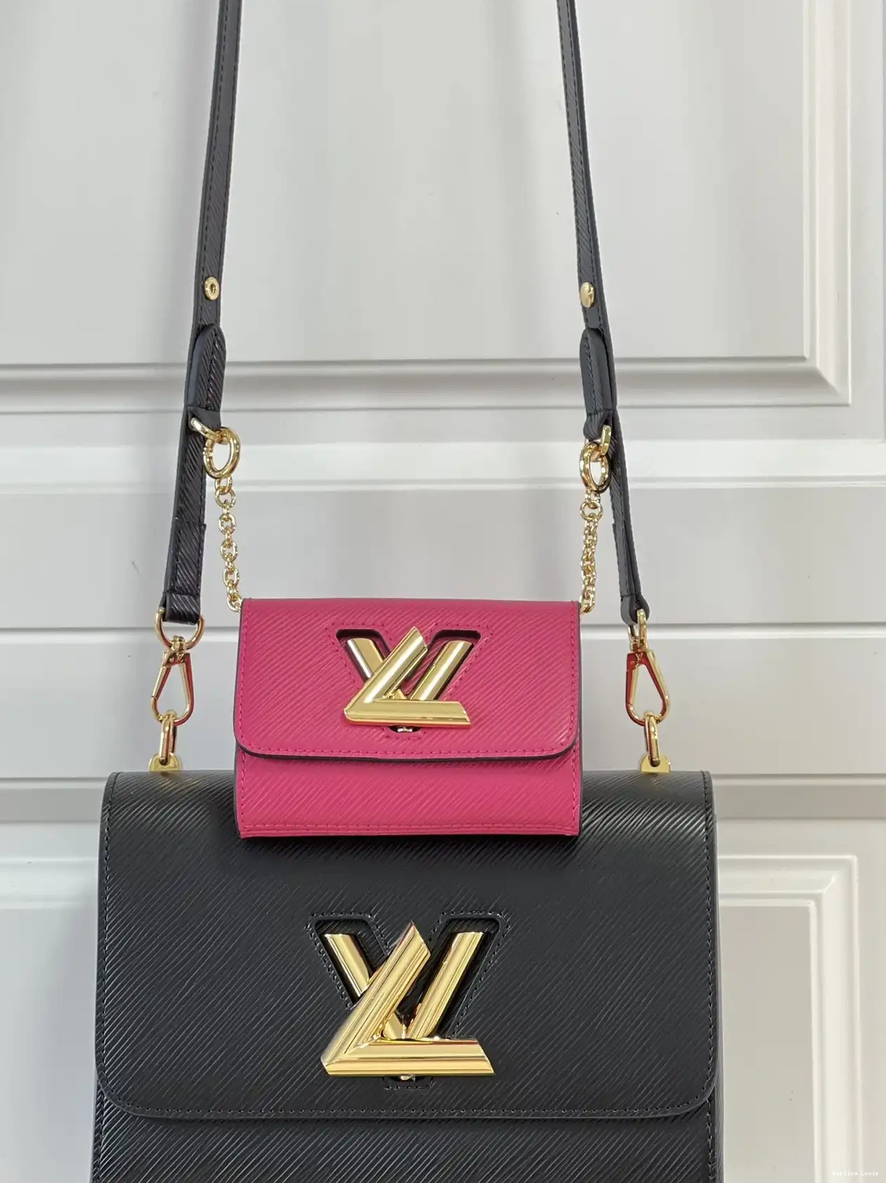 Rep PM VUITTON LOUIS TWIST 0219