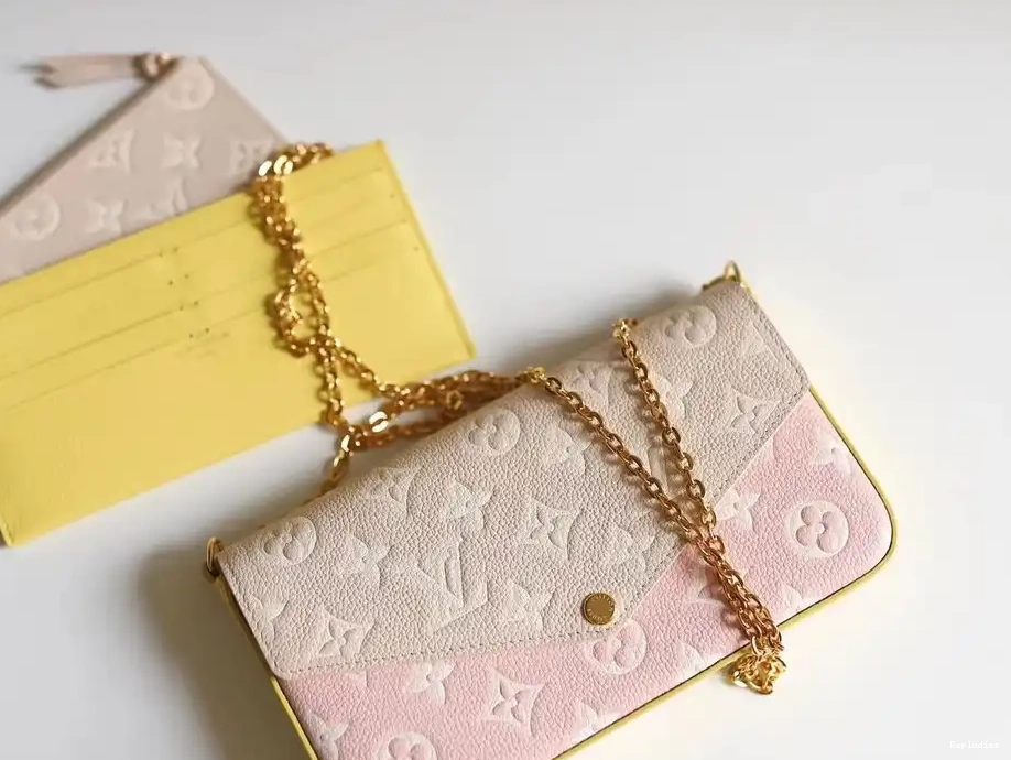 Rep FÉLICIE POCHETTE LOUIS VUITTON 0223