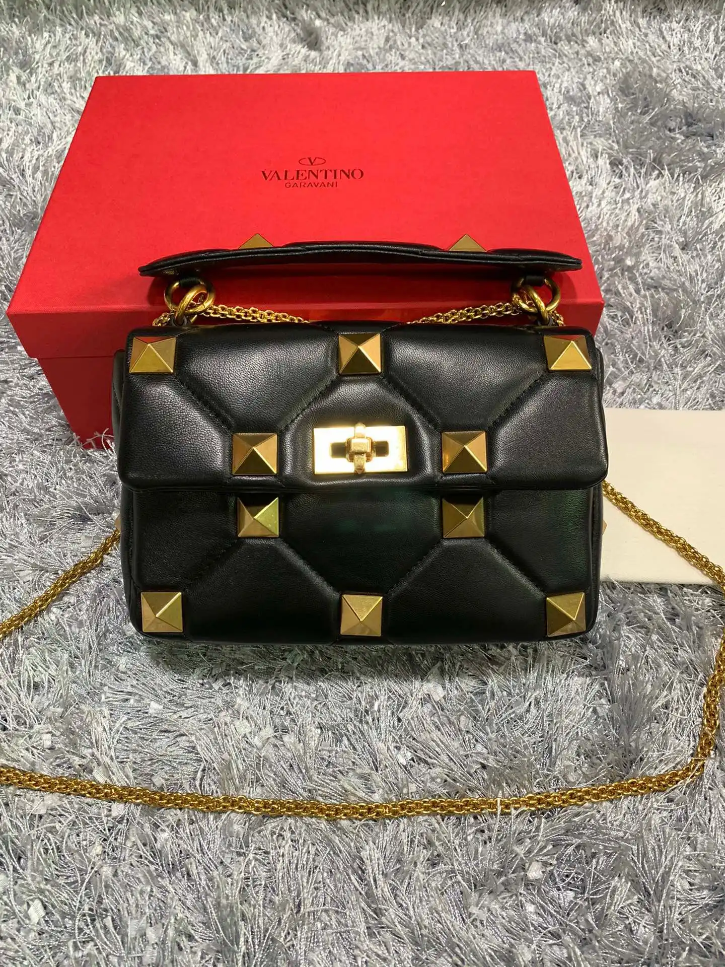 Rep VALENTINO MEDIUM ROMAN STUD THE SHOULDER BAG 0206