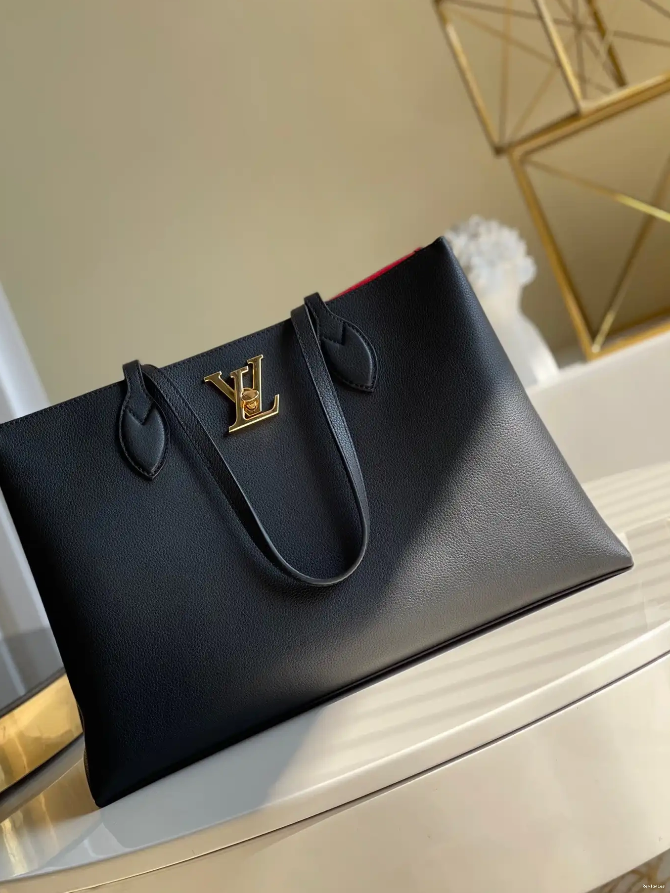 Rep SHOPPER VUITTON LOUIS LOCKME 0224