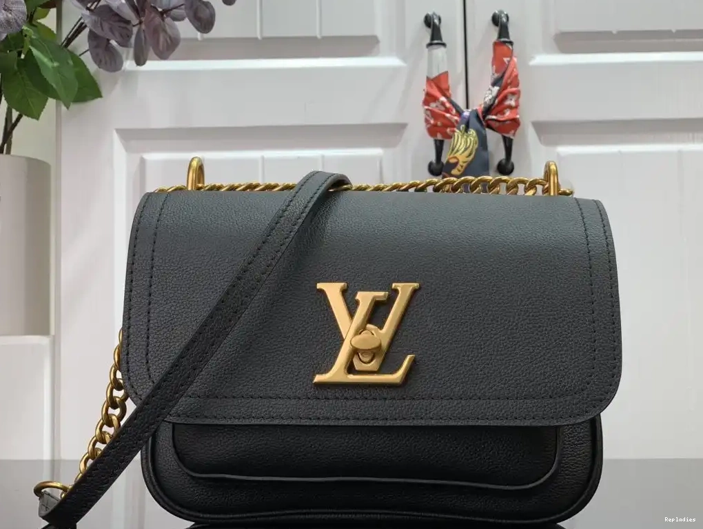 Rep PM VUITTON LOUIS CHAIN LOCKME 0225