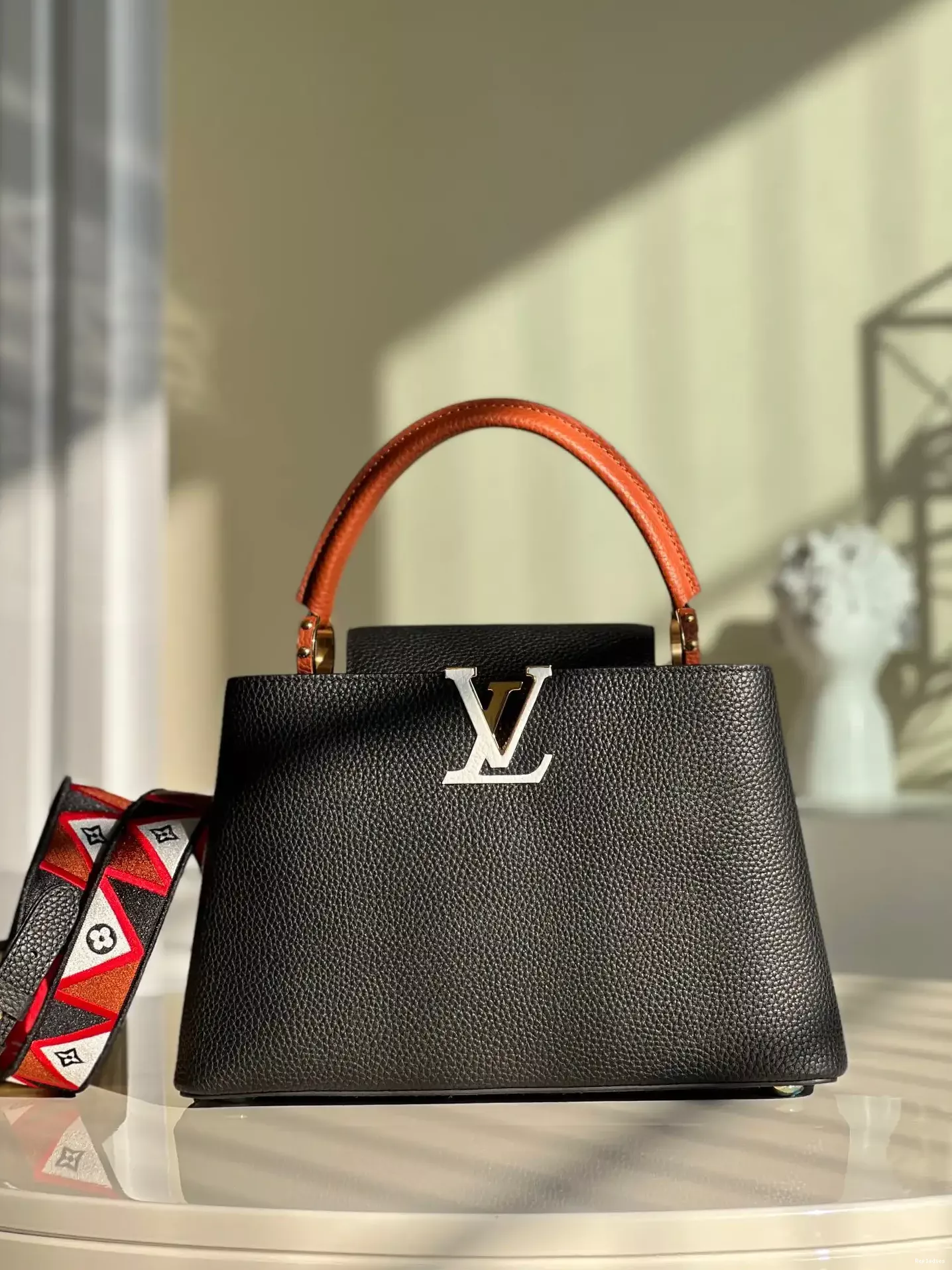 Rep CAPUCINES MM VUITTON LOUIS 0207