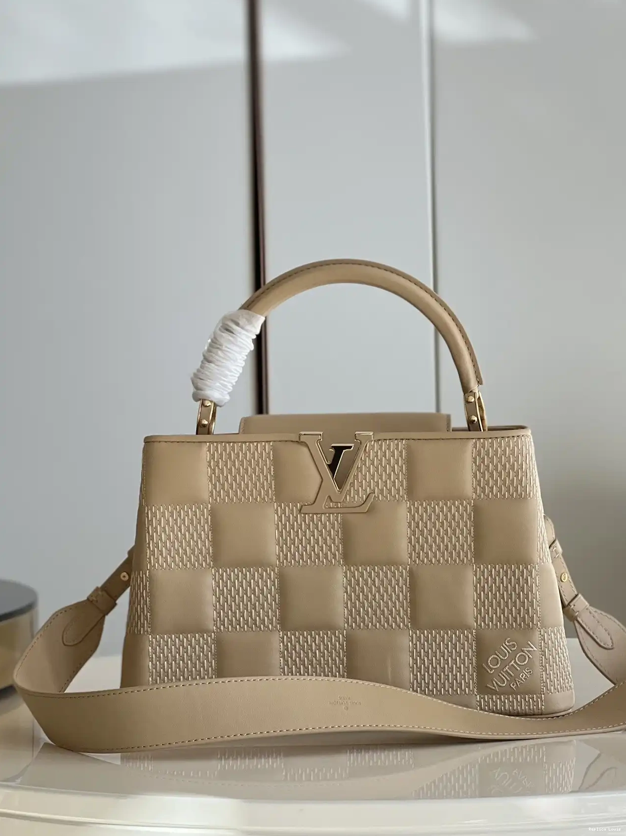 Rep MM LOUIS VUITTON CAPUCINES 0217