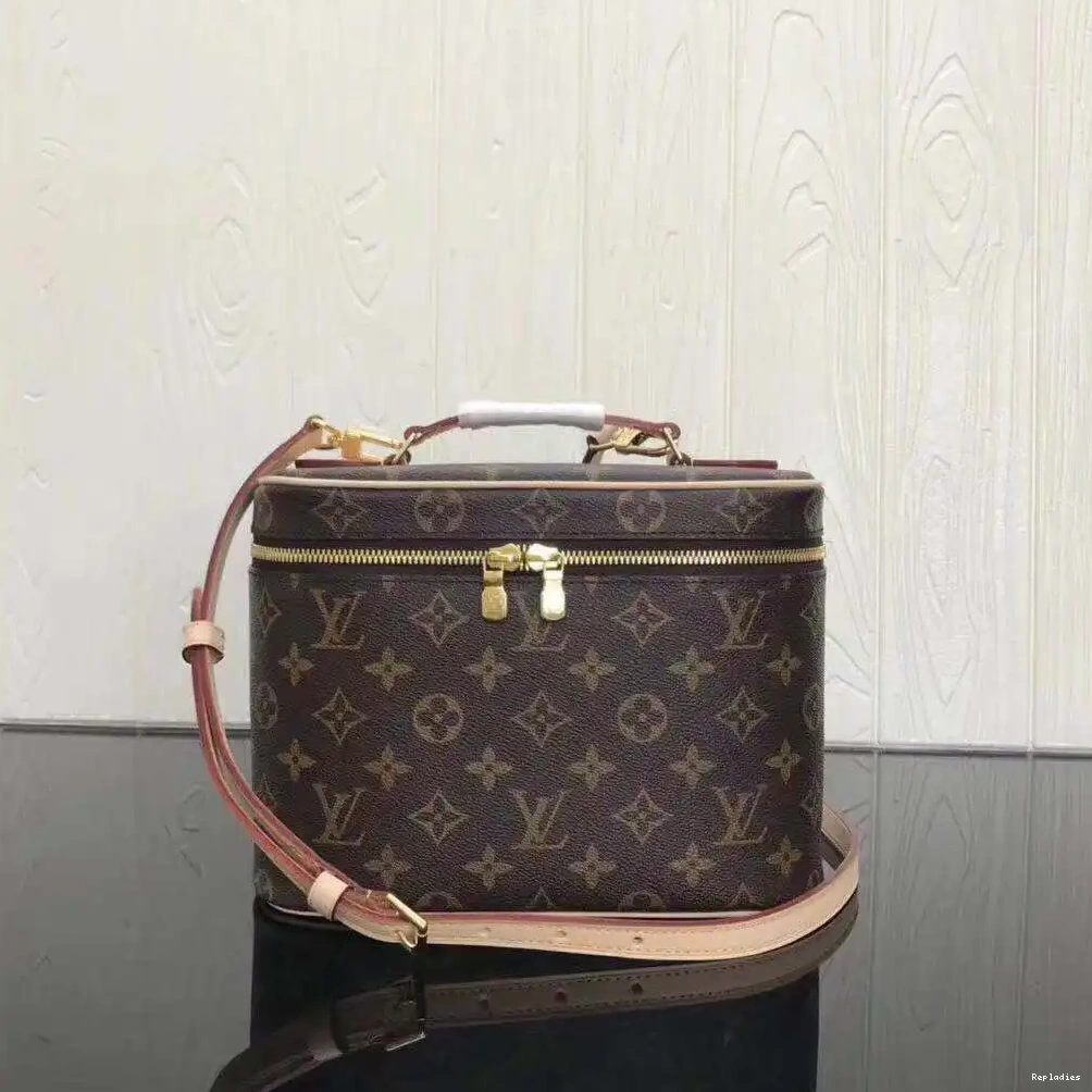 Rep VUITTON TOILETRY BAG LOUIS 0227