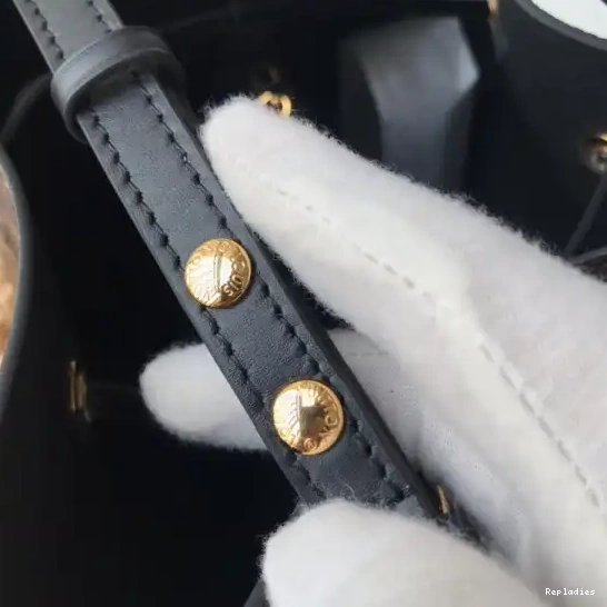 Cheap LOUIS VUITTON NÉONOÉ 0212